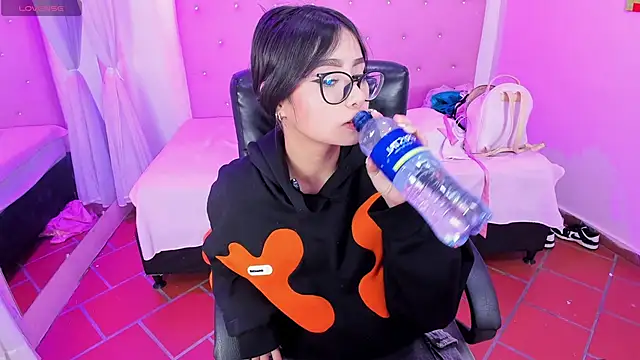 Snapshot of Ashlyeegray chatting on 31, 5, 2026 Ashlyeegray online show from 31, 5, 2026