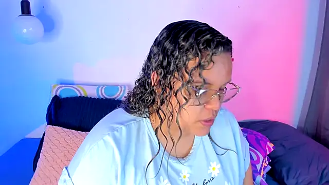 Snapshot of monicabbw_ chatting on 21, 1, 2025 monicabbw online show from 21, 1, 2025