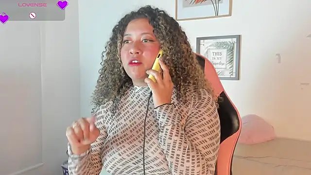 Kenia tompson01 online show from 13, 11, 2025