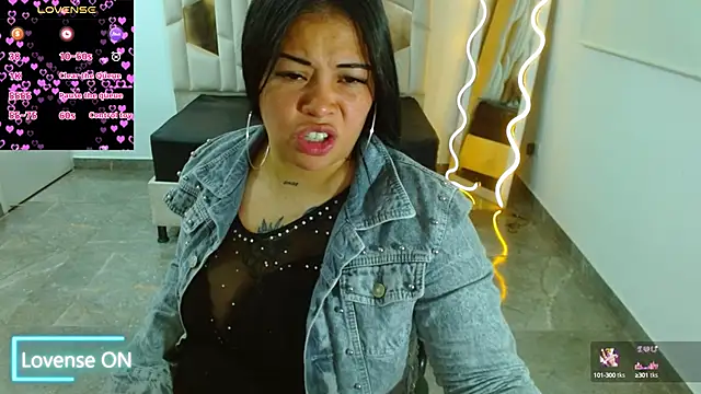 Snapshot of martinna_tay chatting on 24, 1, 2025 martinna tay online show from 24, 1, 2025