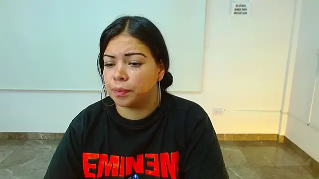 Snapshot of martinna_tay chatting on 17, 3, 2025 martinna tay online show from 17, 3, 2025