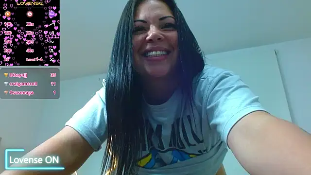 Snapshot of martinna_tay chatting on 21, 3, 2025 martinna tay online show from 21, 3, 2025