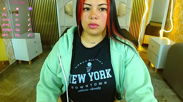 Snapshot of martinna_tay chatting on 1, 10, 2025 martinna tay online show from 1, 10, 2025