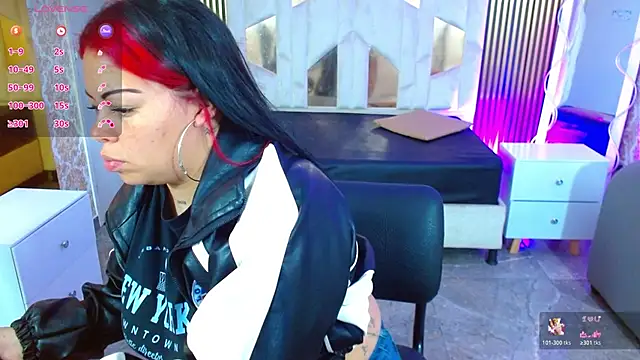 Snapshot of martinna_tay chatting on 19, 10, 2025 martinna tay online show from 19, 10, 2025