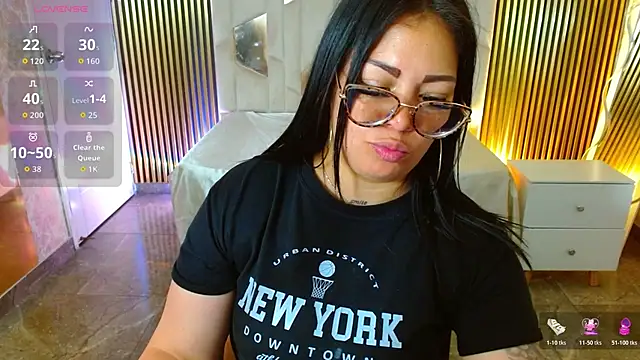 martinna tay online show from 24, 4, 2026