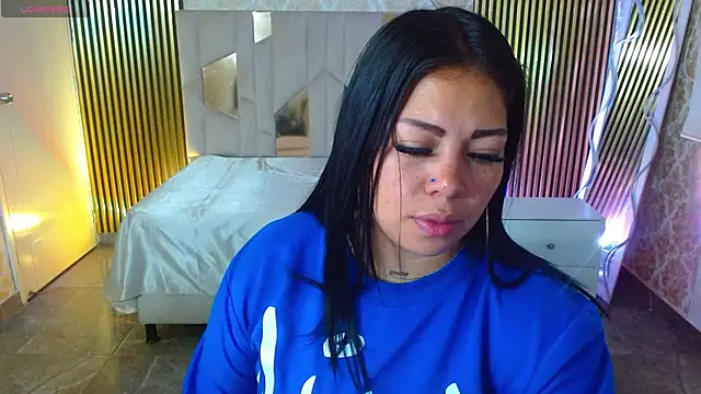 martinna tay online show from 25, 4, 2026