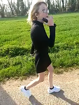 Timide girl2 online show from 18, 3, 2025