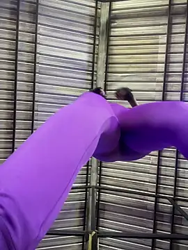 Berry Bans online show from 23, 9, 2025