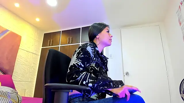 Charlotte Ice1 online show from 1, 2, 2025