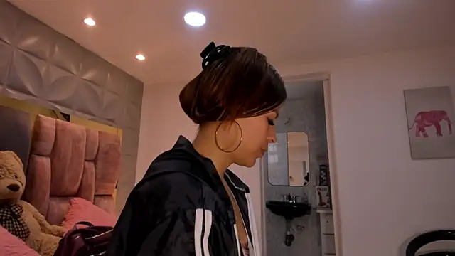 Charlotte Ice1 online show from 27, 4, 2026