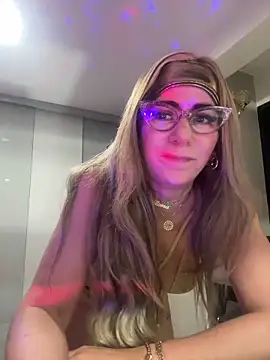 Snapshot of LARIANA_RIVERA23 chatting on 5, 2, 2025 LARIANA RIVERA23 online show from 5, 2, 2025