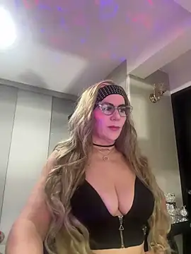 Snapshot of LARIANA_RIVERA23 chatting on 12, 2, 2025 LARIANA RIVERA23 online show from 12, 2, 2025