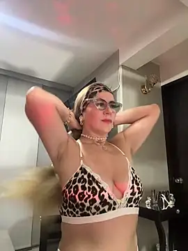 Snapshot of LARIANA_RIVERA23 chatting on 24, 2, 2025 LARIANA RIVERA23 online show from 24, 2, 2025