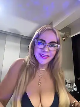 Snapshot of LARIANA_RIVERA23 chatting on 31, 10, 2025 LARIANA RIVERA23 online show from 31, 10, 2025