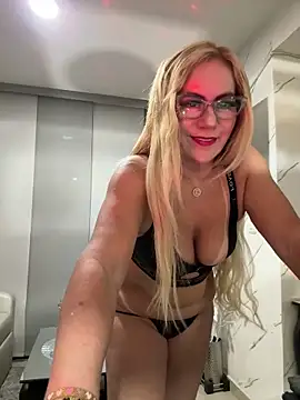 LARIANA RIVERA23 online show from 18, 3, 2026