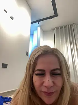 LARIANA RIVERA23 online show from 9, 4, 2026