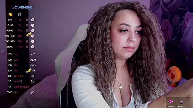 Snapshot of _Just_a_queen_3 chatting on 11, 12, 2024 Just a queen 3 online show from 11, 12, 2024