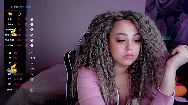 Snapshot of _Just_a_queen_3 chatting on 31, 12, 2024 Just a queen 3 online show from 31, 12, 2024