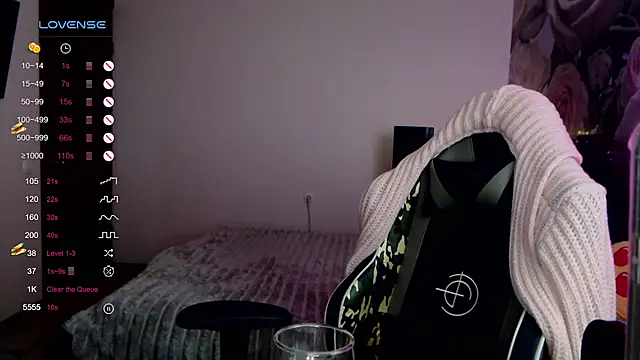 Snapshot of _Just_a_queen_3 chatting on 3, 3, 2025 Just a queen 3 online show from 3, 3, 2025