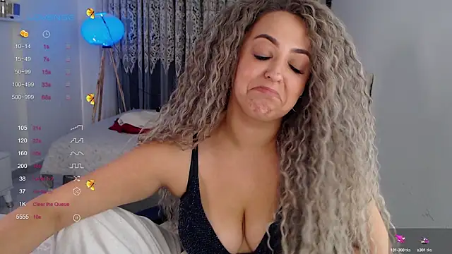 Snapshot of _Just_a_queen_3 chatting on 22, 10, 2025 Just a queen 3 online show from 22, 10, 2025