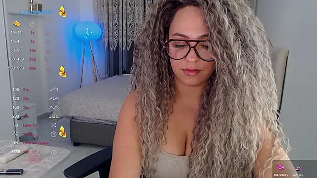 Snapshot of _Just_a_queen_3 chatting on 1, 11, 2025 Just a queen 3 online show from 1, 11, 2025