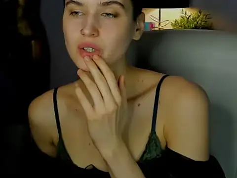 Snapshot of sarah_perfect chatting on 9, 11, 2025 sarah perfect online show from 9, 11, 2025