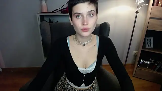 Snapshot of sarah_perfect chatting on 14, 12, 2025 sarah perfect online show from 14, 12, 2025