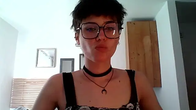 Snapshot of sarah_perfect chatting on 1, 3, 2026 sarah perfect online show from 1, 3, 2026