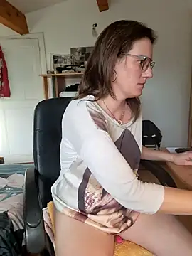 SpiceLea online show from 1, 2, 2025