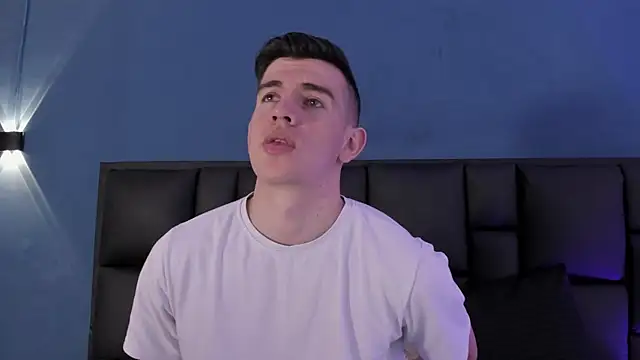 Snapshot of MikaelSlow chatting on 17, 9, 2025 MikaelSlow online show from 17, 9, 2025