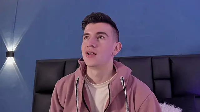 Snapshot of MikaelSlow chatting on 3, 10, 2025 MikaelSlow online show from 3, 10, 2025