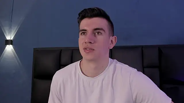 Snapshot of MikaelSlow chatting on 6, 10, 2025 MikaelSlow online show from 6, 10, 2025