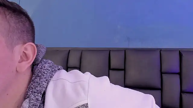 Snapshot of MikaelSlow chatting on 11, 11, 2025 MikaelSlow online show from 11, 11, 2025