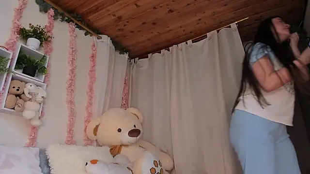 Idara and Edahi01 online show from 11, 1, 2026