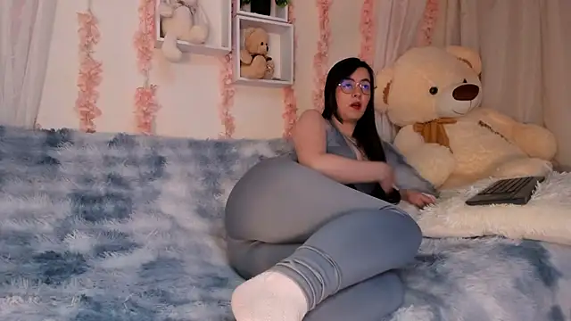 Idara and Edahi01 online show from 21, 4, 2026