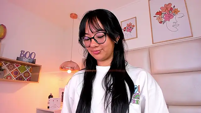 Aily Yozuko online show from 17, 1, 2025