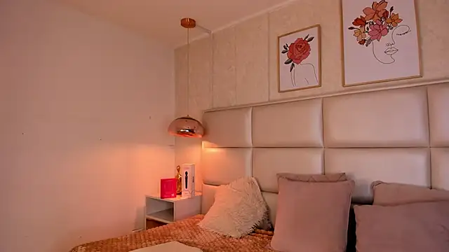 Aily Yozuko online show from 20, 9, 2025