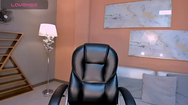 DonnaStonne online show from 24, 1, 2025