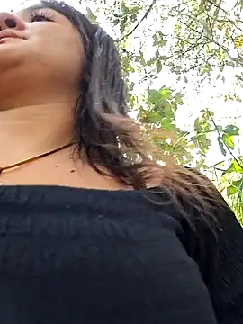 Snapshot of Liancy chatting on 1, 3, 2025 Liancy online show from 1, 3, 2025