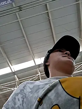 Snapshot of Liancy chatting on 12, 9, 2025 Liancy online show from 12, 9, 2025