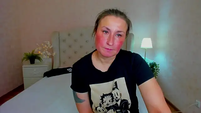 HotLiss online show from 6, 3, 2025