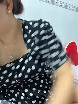 Snapshot of Baby-bigtits chatting on 4, 3, 2025 Baby-bigtits online show from 4, 3, 2025