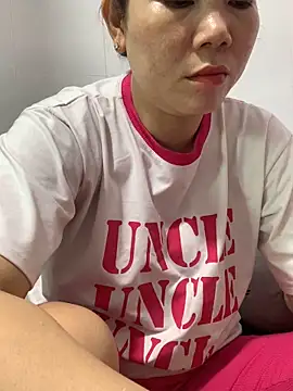 Snapshot of Baby-bigtits chatting on 4, 11, 2025 Baby-bigtits online show from 4, 11, 2025