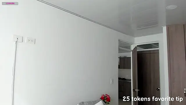 Snapshot of Im_coco chatting on 5, 2, 2025 Im coco online show from 5, 2, 2025