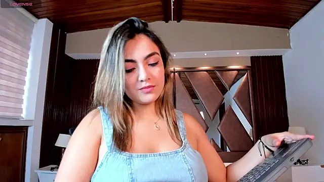 IsabellaaJoness online show from 14, 4, 2026