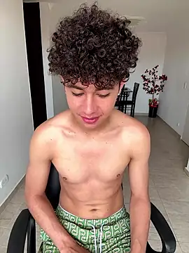 Snapshot of DavidfullOFlove chatting on 31, 5, 2026 DavidfullOFlove online show from 31, 5, 2026