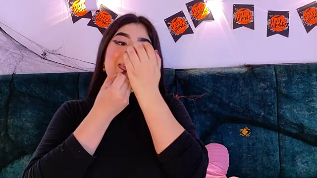 AgathaLynx online show from 30, 10, 2025