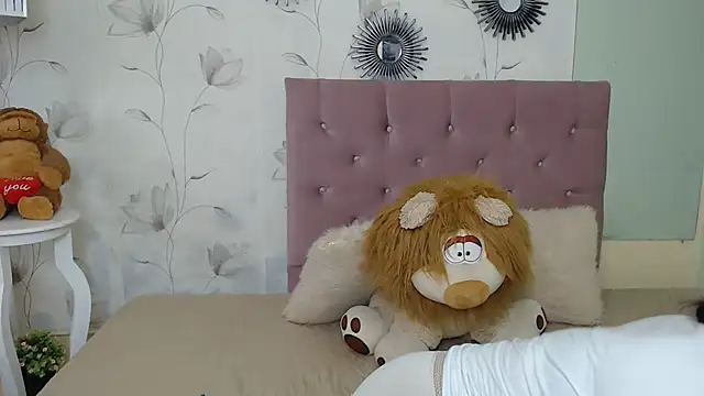 ariel milk online show from 17, 2, 2025