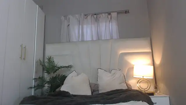 naughtyblackdolie online show from 28, 7, 2026