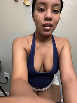 Snapshot of juicyyy323 chatting on 28, 12, 2024 juicyyy323 online show from 28, 12, 2024